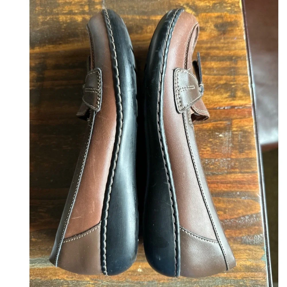 Clark's Loafers‎ Ultimate Comfort Slip On Tasel Brown Shoes Woman size 9.5